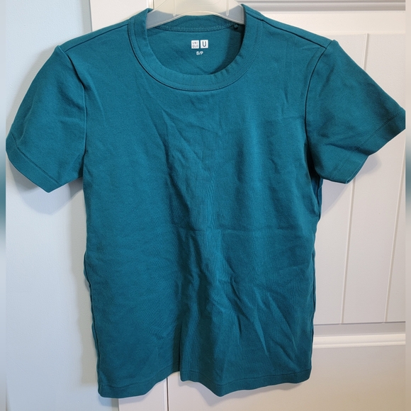 Uniqlo Crew Neck Short Sleeve T-shirt - Picture 1 of 3